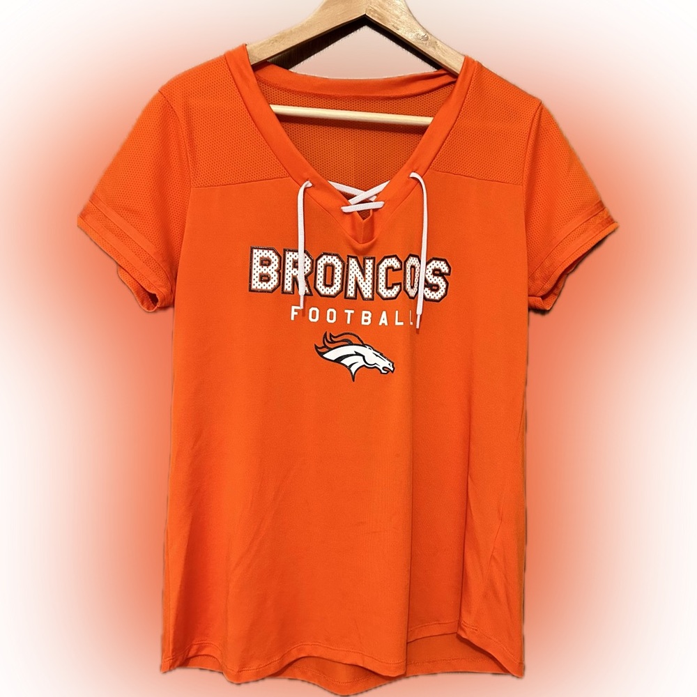 NFL branded women’s Bronco shirt. Size XL.